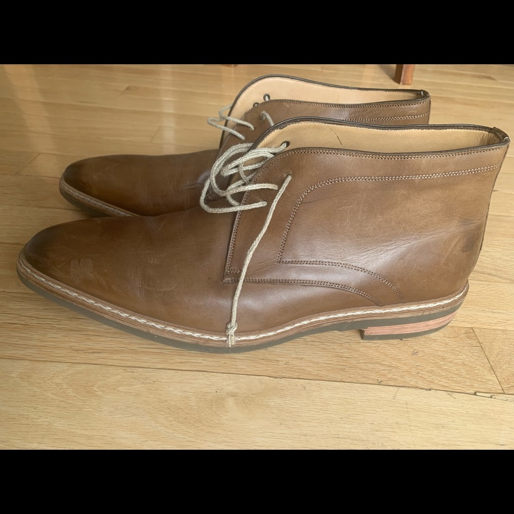 Men’s Mezlan leather chukka boots. Perfect condition.